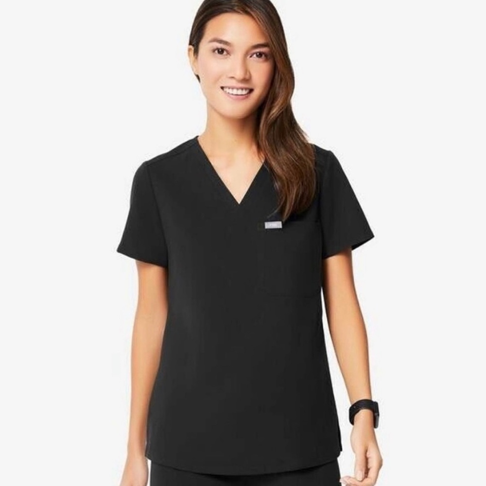 FIGS | XS Catarina Scrub Top with Front Pocket
